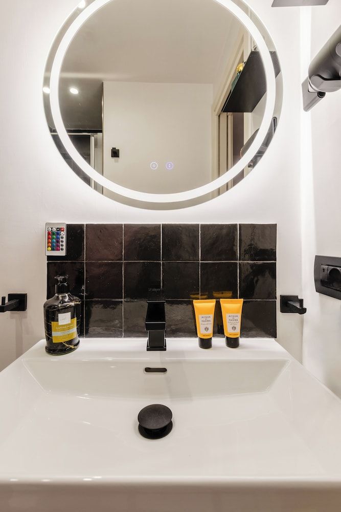 NapoliCentro Mare Deluxe Double or Twin Room, Private Bathroom 15