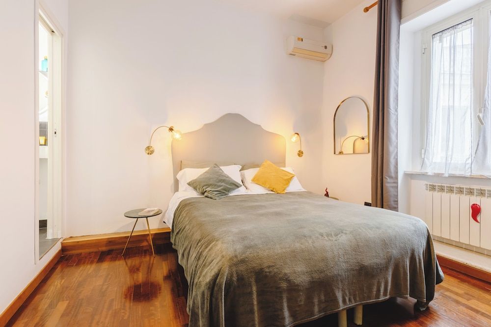 NapoliCentro Mare Deluxe Double or Twin Room, Private Bathroom