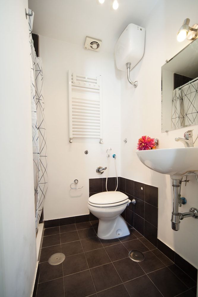 NapoliCentro Mare Deluxe Double or Twin Room, Private Bathroom 9