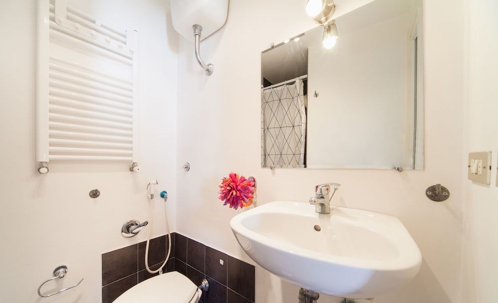 NapoliCentro Mare Deluxe Double or Twin Room, Private Bathroom 10