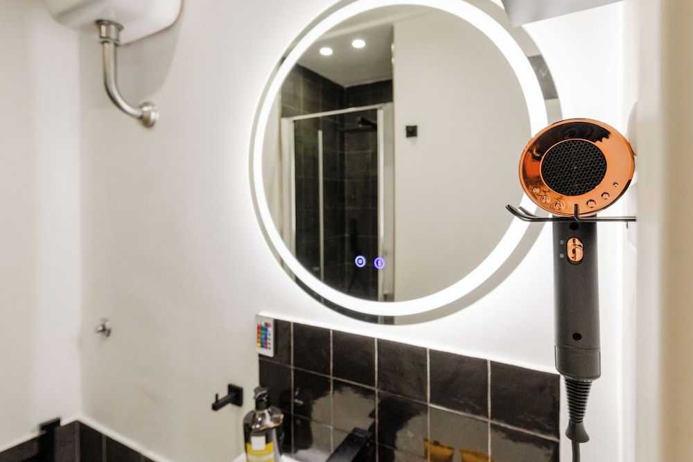 NapoliCentro Mare Deluxe Double or Twin Room, Private Bathroom 16