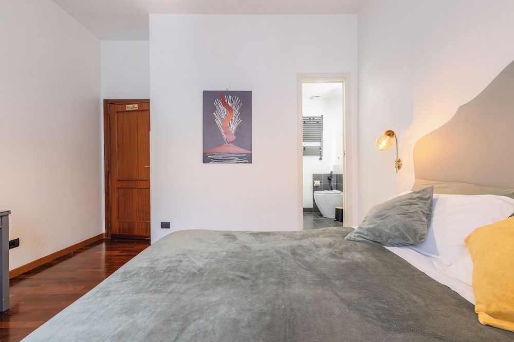 NapoliCentro Mare Deluxe Double or Twin Room, Private Bathroom 5