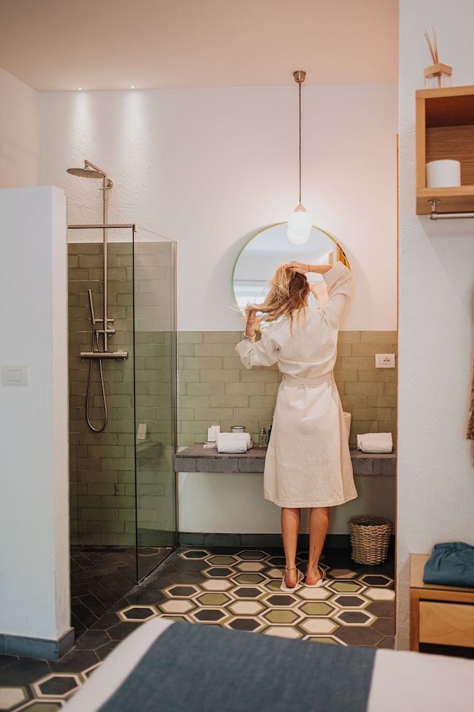 Medousa Bistrot & Suites Junior Suite, 1 King Bed, Terrace, Sea View 4