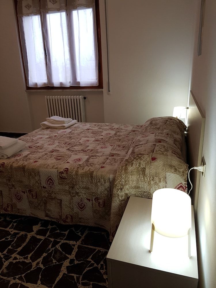 B&B Buscemi Double Room, Shared Bathroom 4