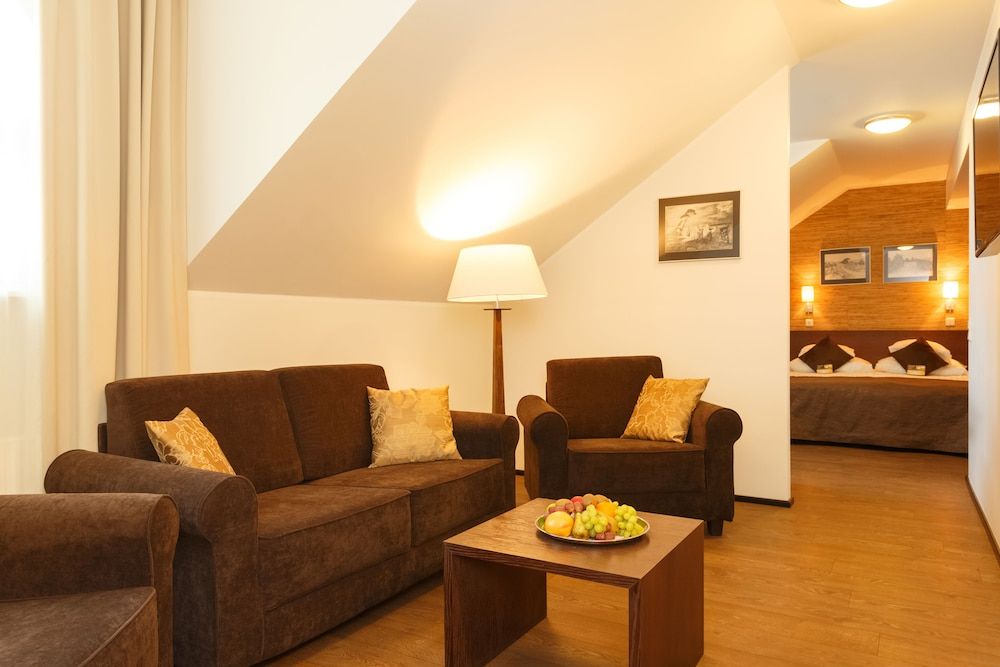 Kreutzwald Hotel Tallinn Family Room 4