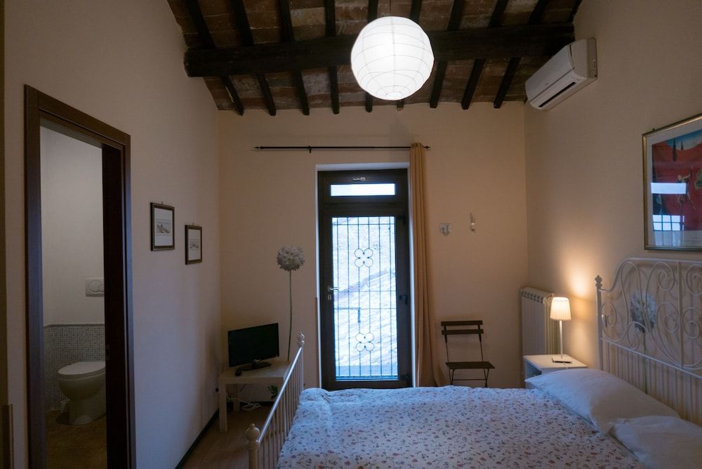 La Soffitta e La Torre Affittacamere Classic Double Room, Private Bathroom 3