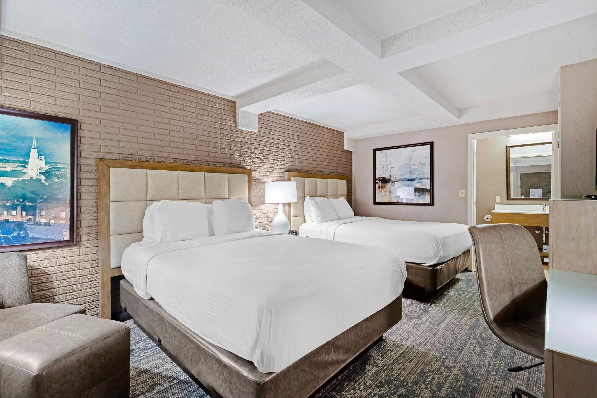 2 queen beds, nonsmoking