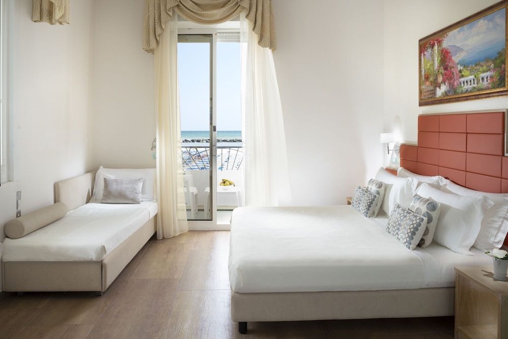 Superior Triple Room, Sea View (1 Person)