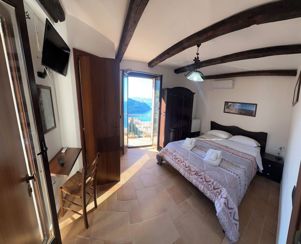 B&B La Bastia Double Room, Balcony, Sea View 2