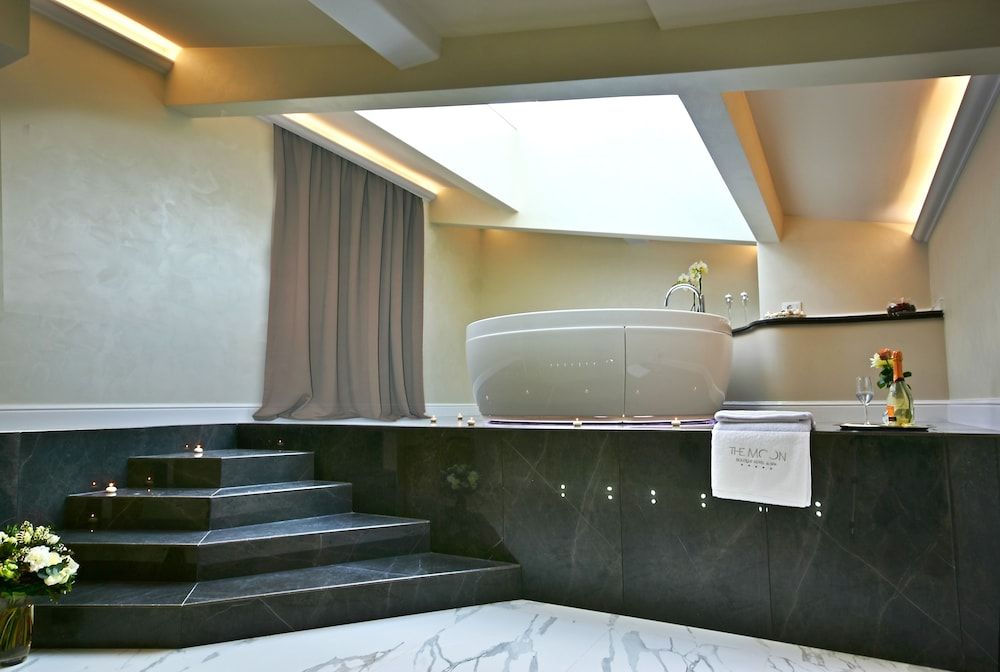 Private Spa Tub
