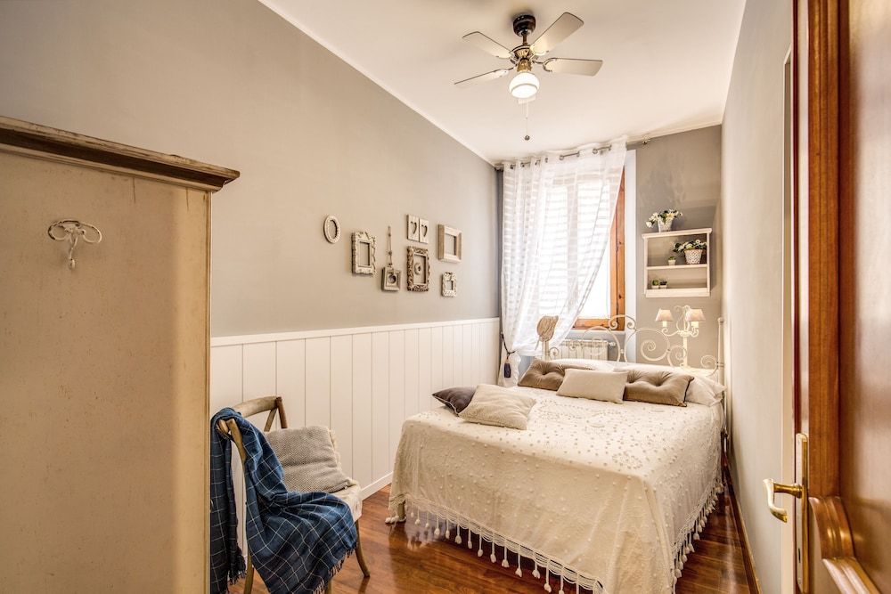 undefined Spanish Steps Miracle Suite 10