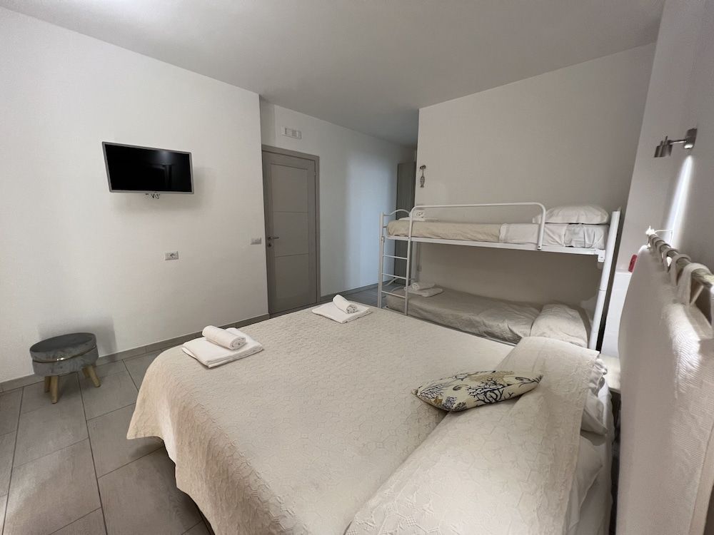 Al Mare da Francesca Comfort Room, Partial Sea View (Molara) 6