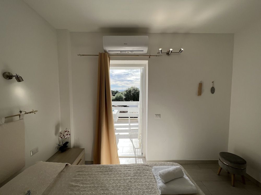 Al Mare da Francesca Comfort Room, Partial Sea View (Molara) 10
