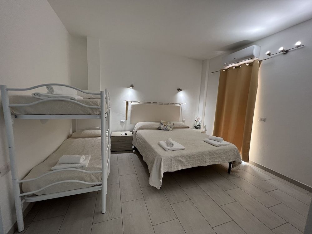 Al Mare da Francesca Comfort Room, Partial Sea View (Molara) 4