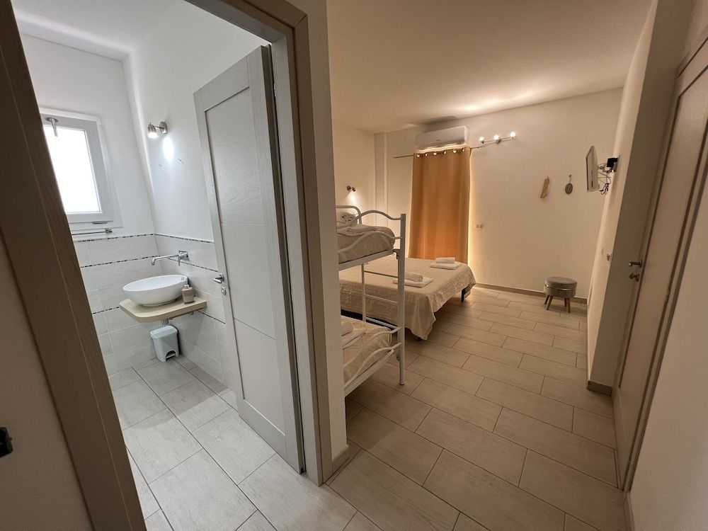 Al Mare da Francesca Comfort Room, Partial Sea View (Molara) 7