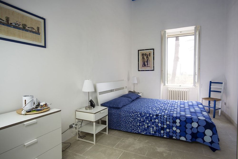 Double Room, 1 Queen Bed, Shared Bathroom, Garden View