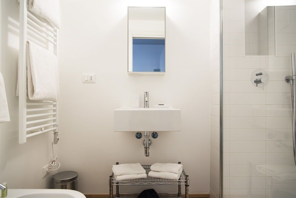 Brera Apartments in City Center Appartamento con 2 camere da Letto e Terrazzo, Via Nerino 5 10