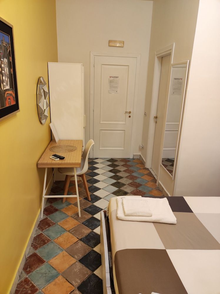 Firenze 32 Double Room 14