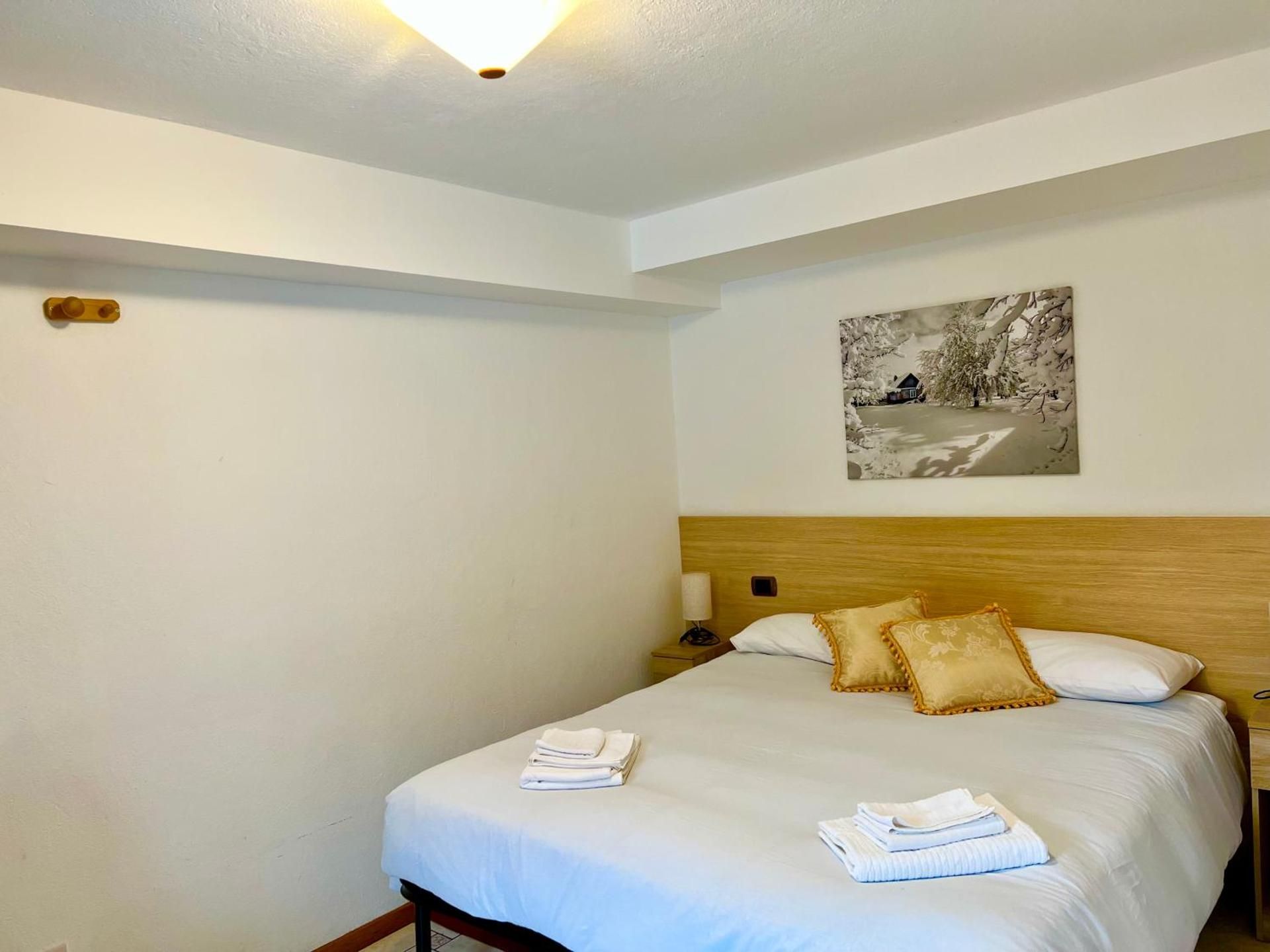 Double Room with Mountain View