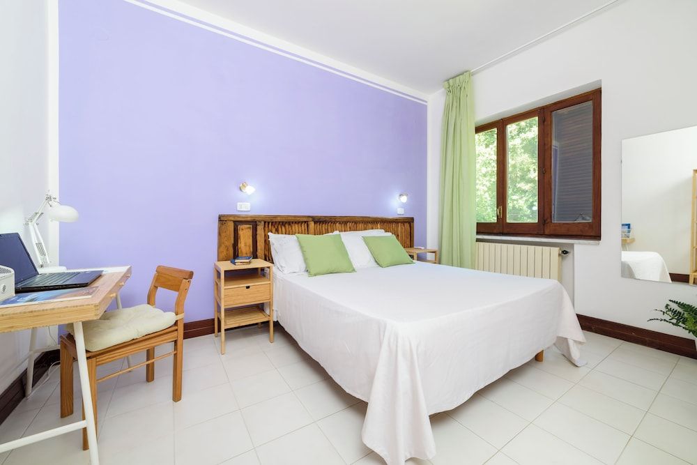 Double Room (Lavanda)