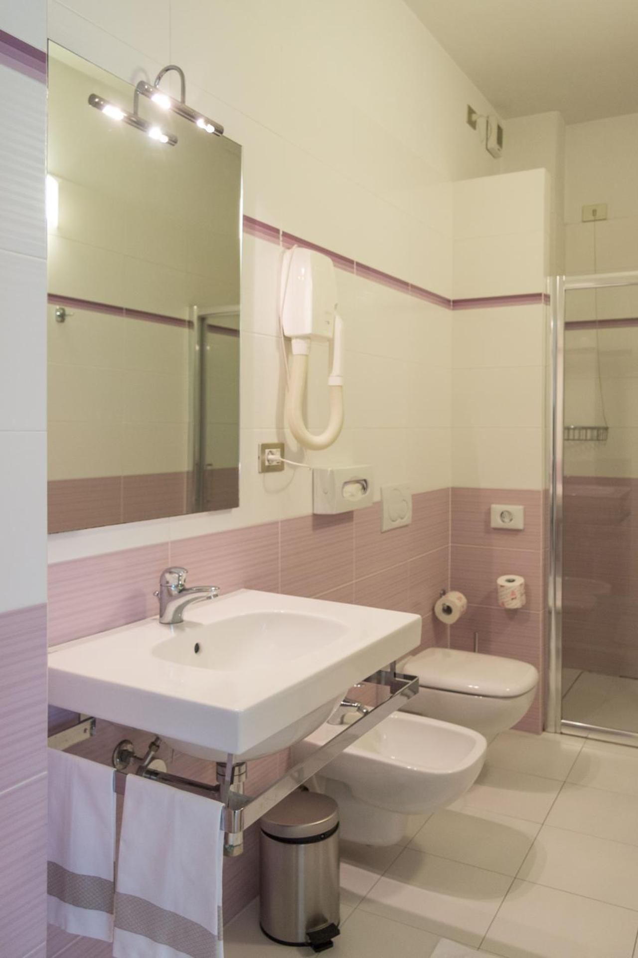 Hotel Lis Family Room 3