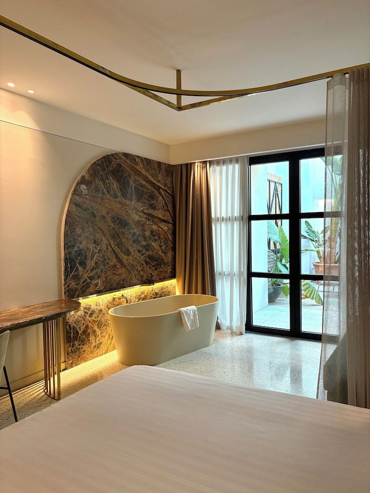 Horti 14 Borgo Trastevere Prestige with Private Garden - Vertical Garden Area 5