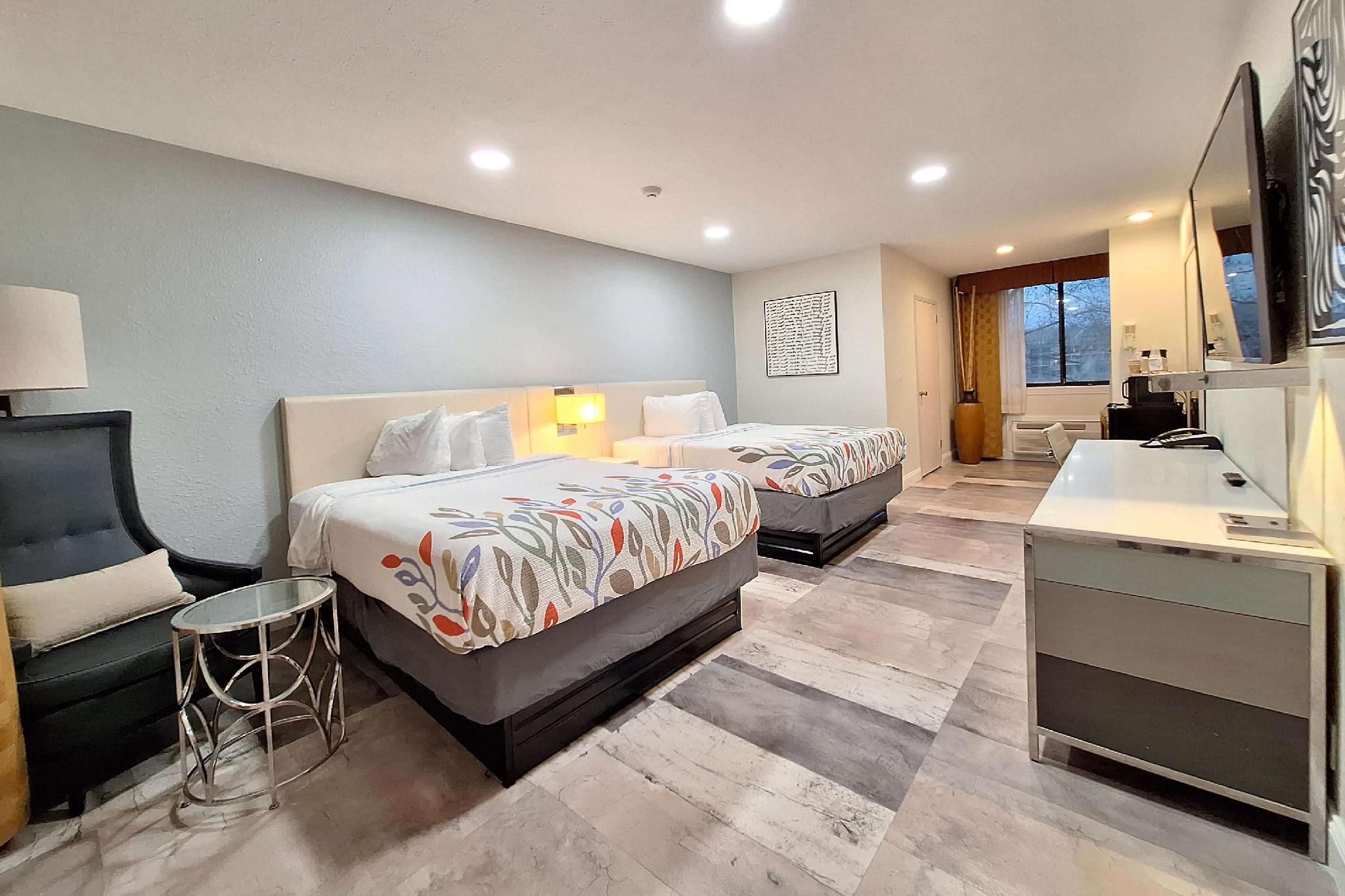 2 Queen Beds, Mobility Accessible Room, Non-Smoking
