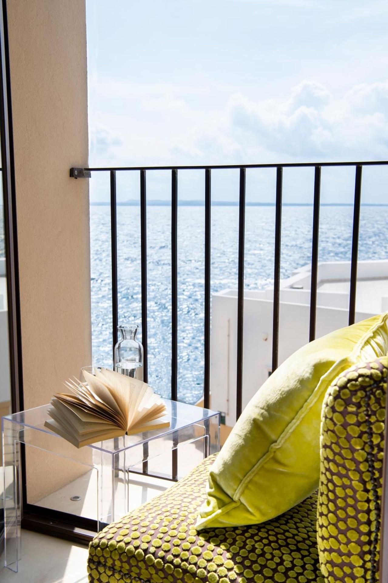 Classic Double Room with Partial Sea View