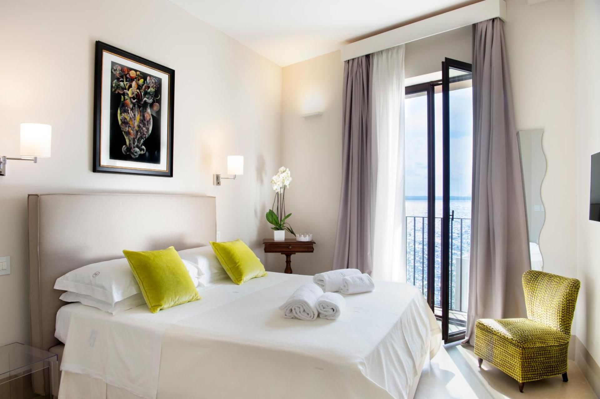 Classic Double Room with Partial Sea View