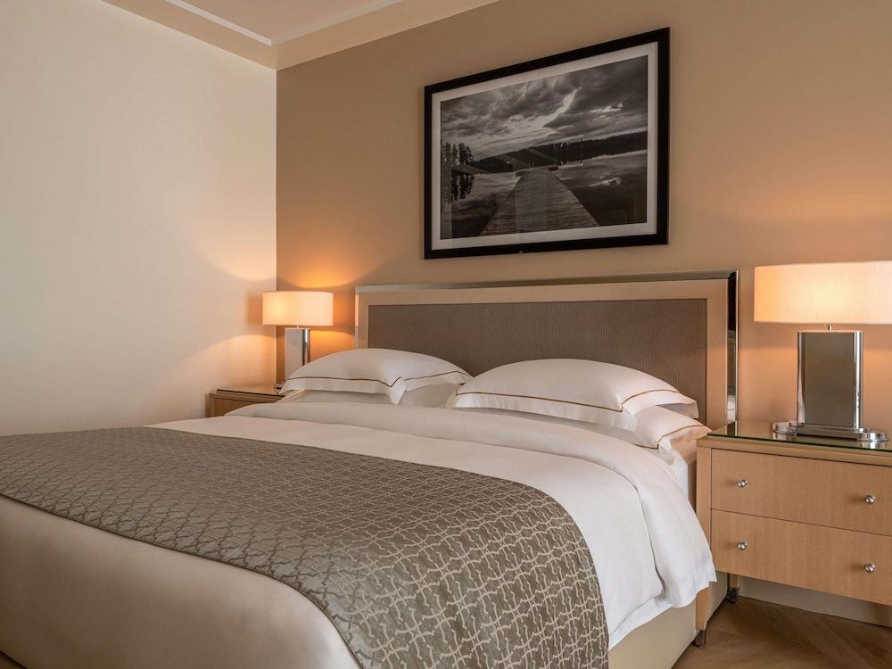 Mövenpick Hotel Beirut Classic Room, 1 King Bed 2