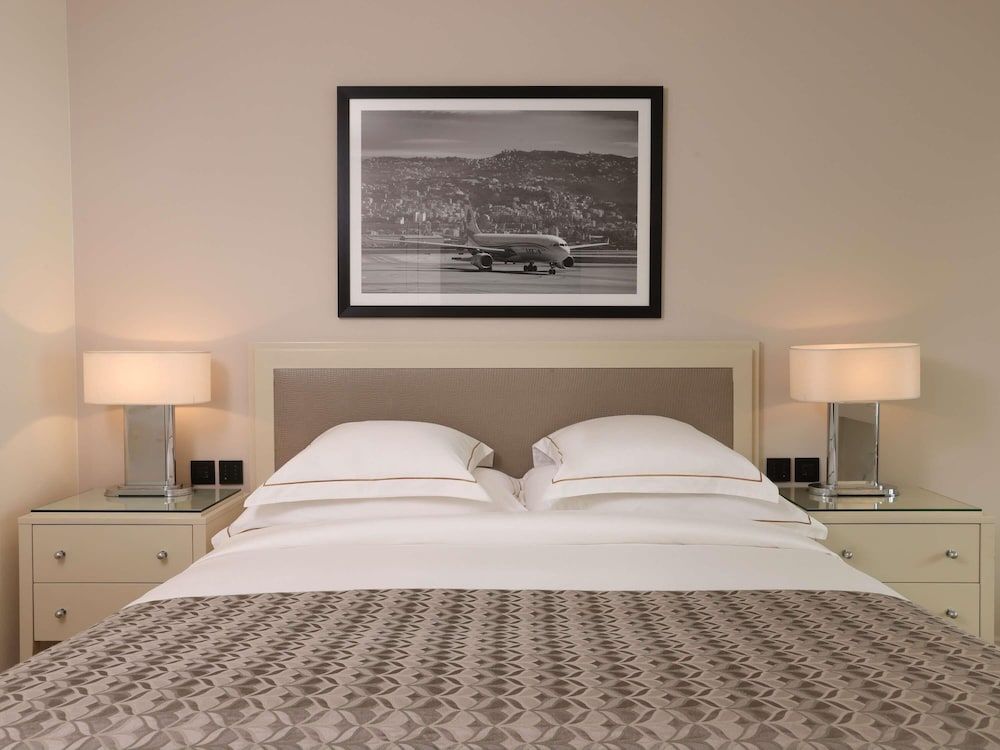 Executive Room, 1 King Bed, City View