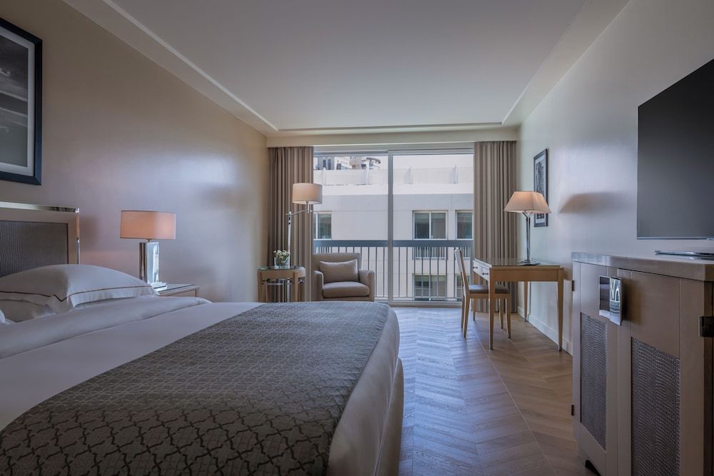 Mövenpick Hotel Beirut Classic Room, 1 King Bed