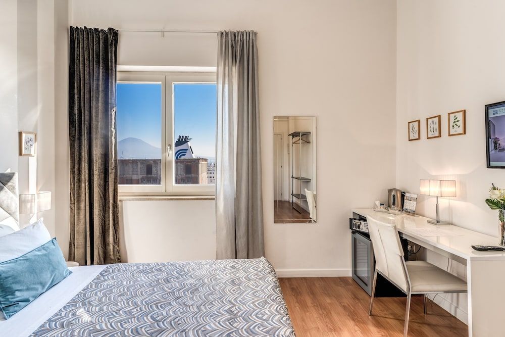 Napoli Great View B&B Deluxe Double Room, Sea View 2