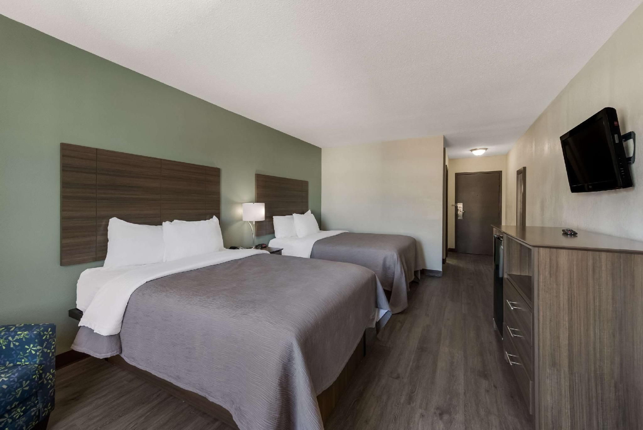 2 Double Beds, Nonsmoking, Accessible