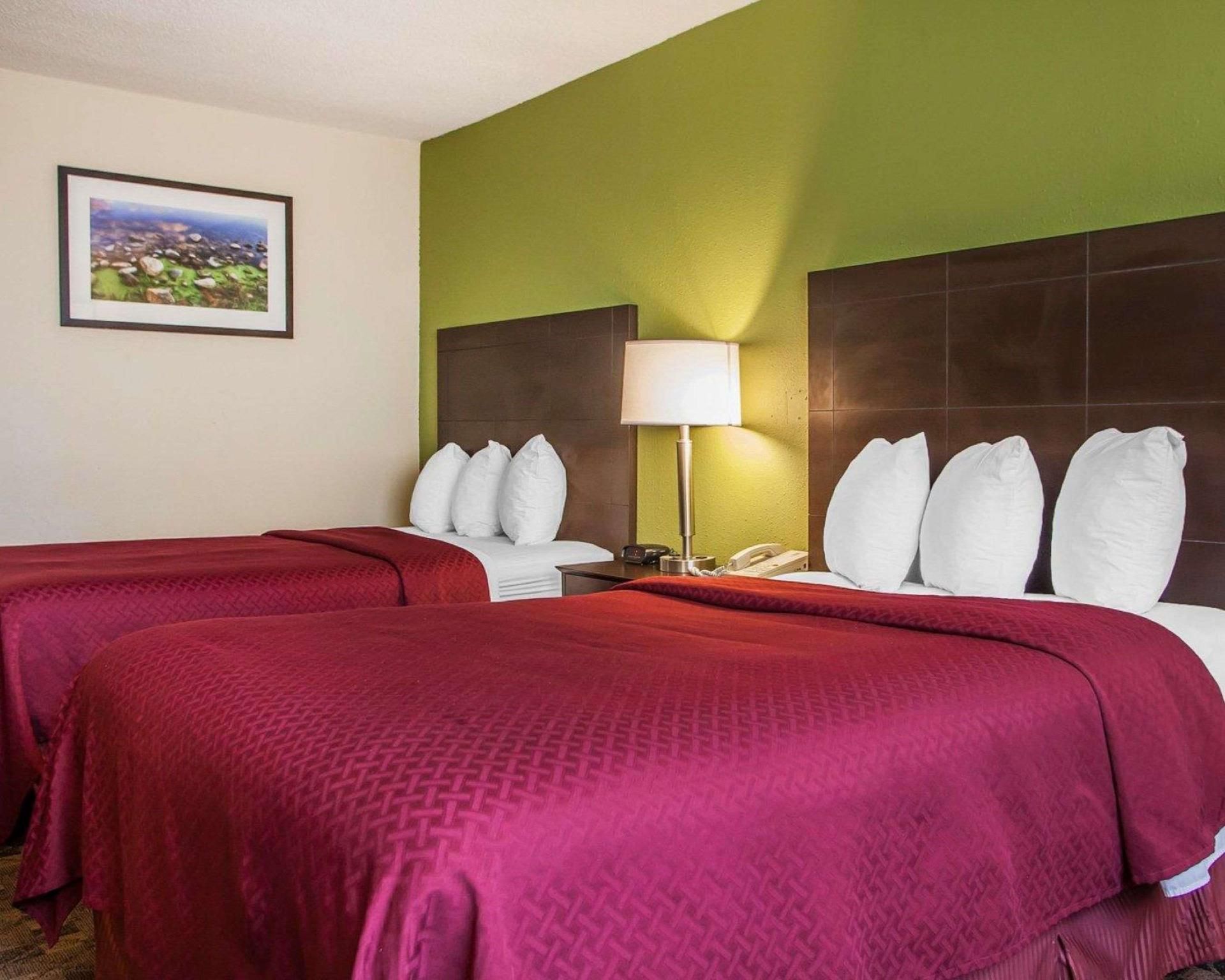2 Double Beds, Smoking