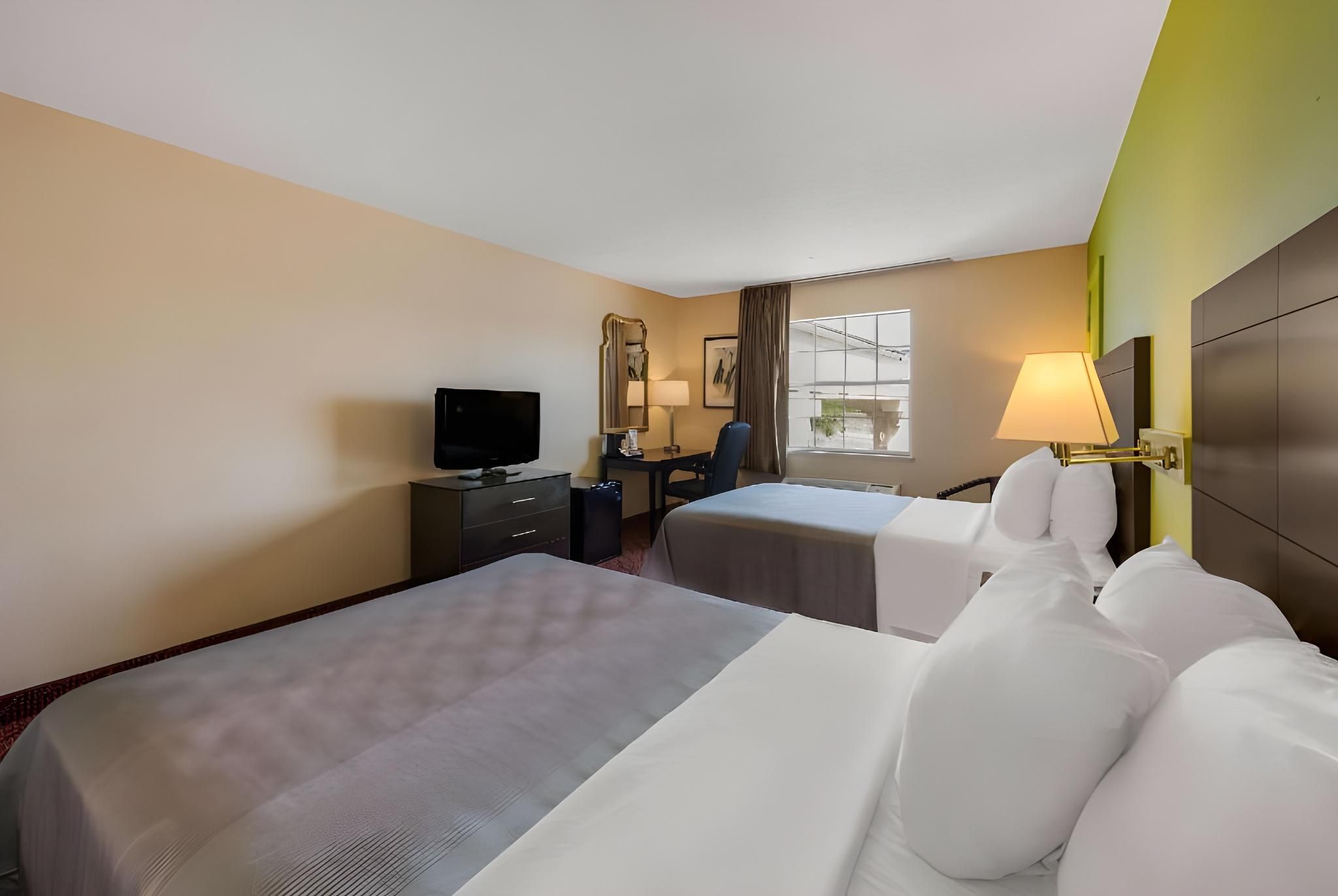2 Double Beds Nonsmoking