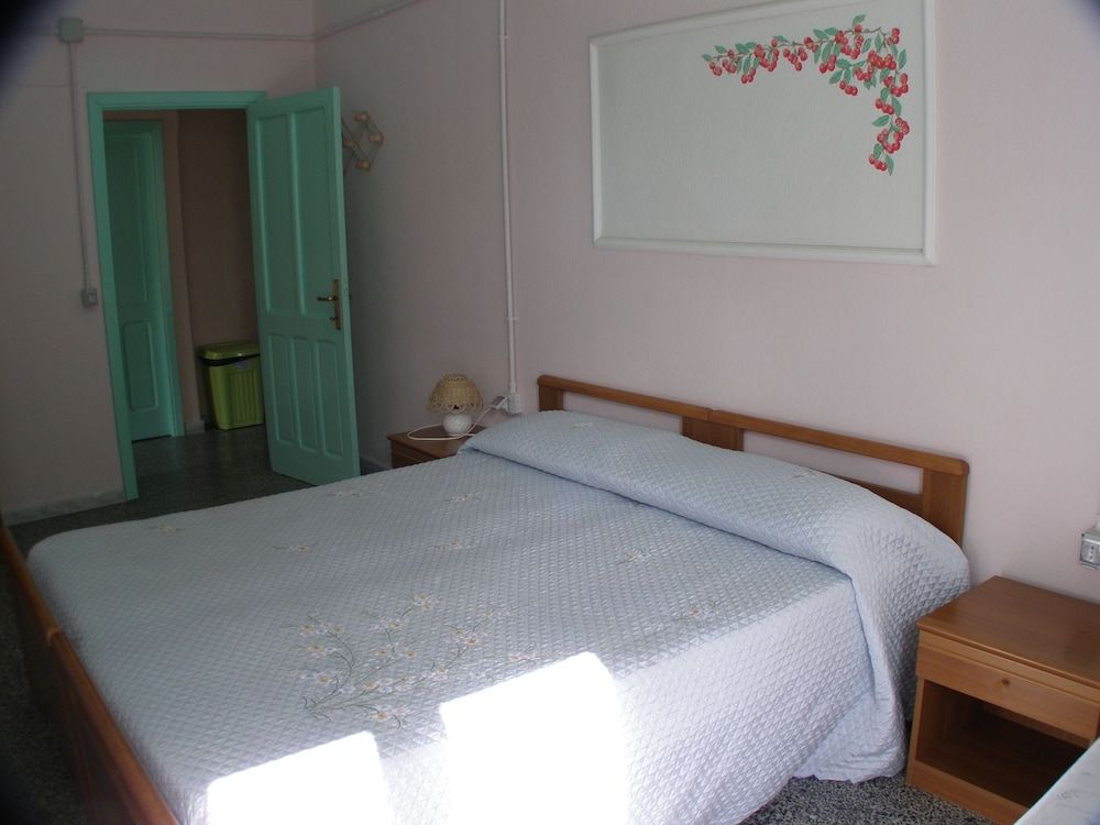 Agriturismo Menhir Basic Triple Room 5