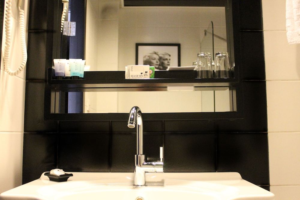 Cinema Hotel - an Atlas Boutique Hotel Basic Double or Twin Room 4