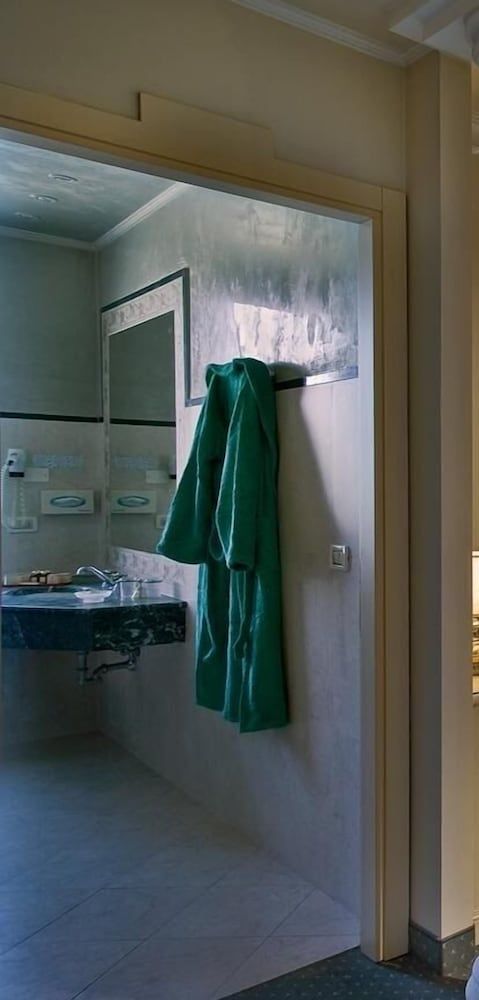 Hotel Quisisana Superior Double or Twin Room 8