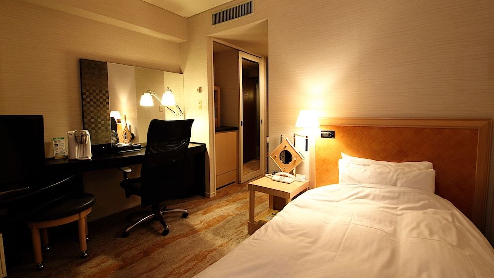 Single Room, Smoking (19 sqm) (11 F. or 12 F.)