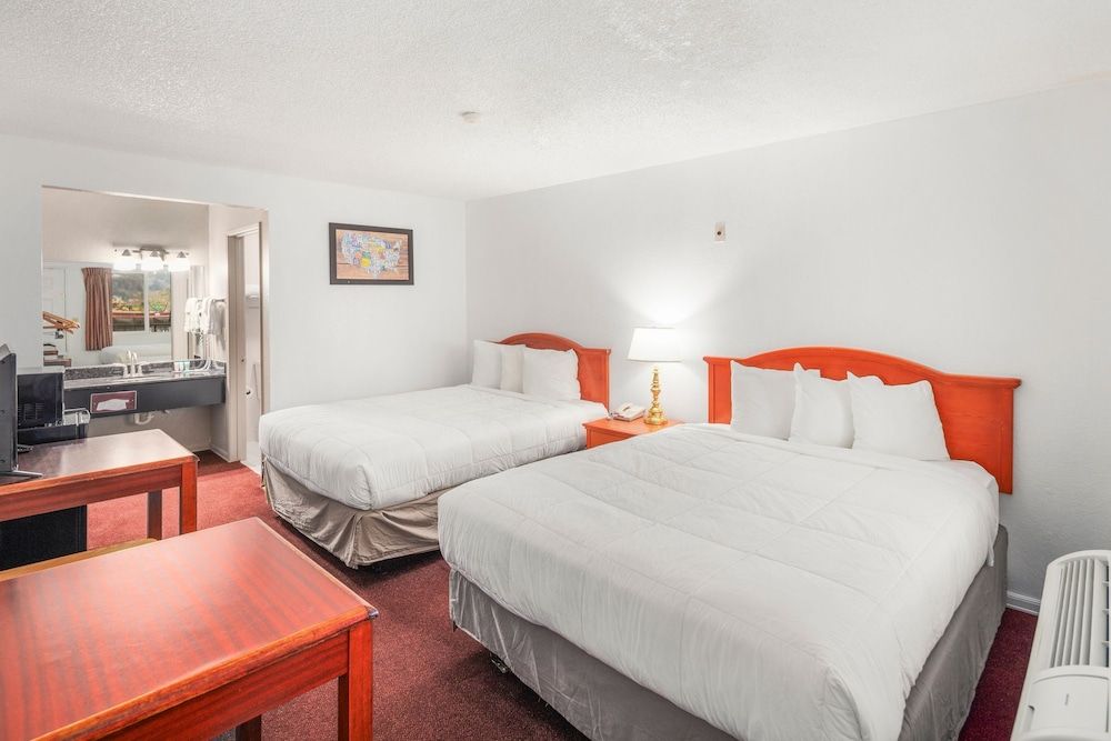 Room, 2 Queen Beds