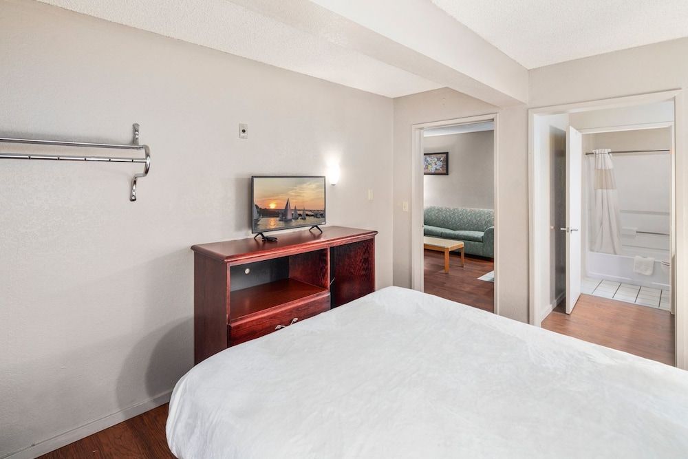 Premium Suite, 1 Queen Bed