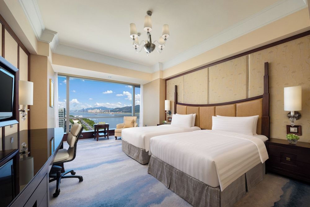 Deluxe Room, 2 Twin Beds, River View