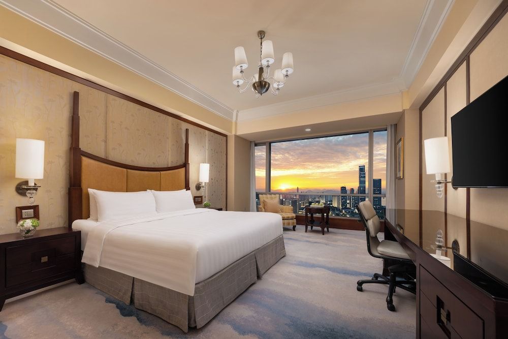 Deluxe Room, 1 King Bed