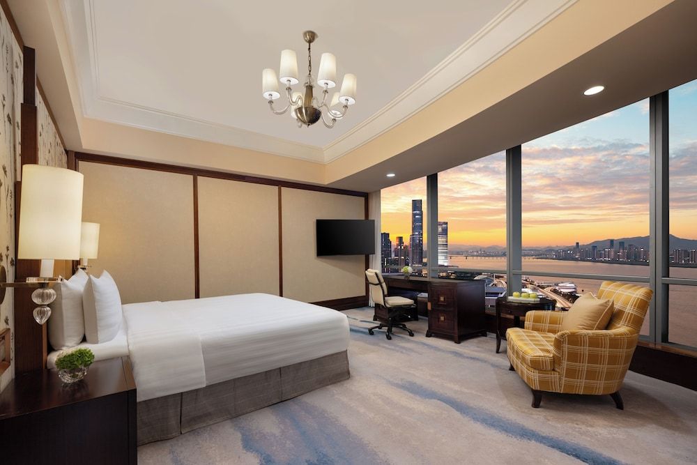 Premier Room, 1 King Bed