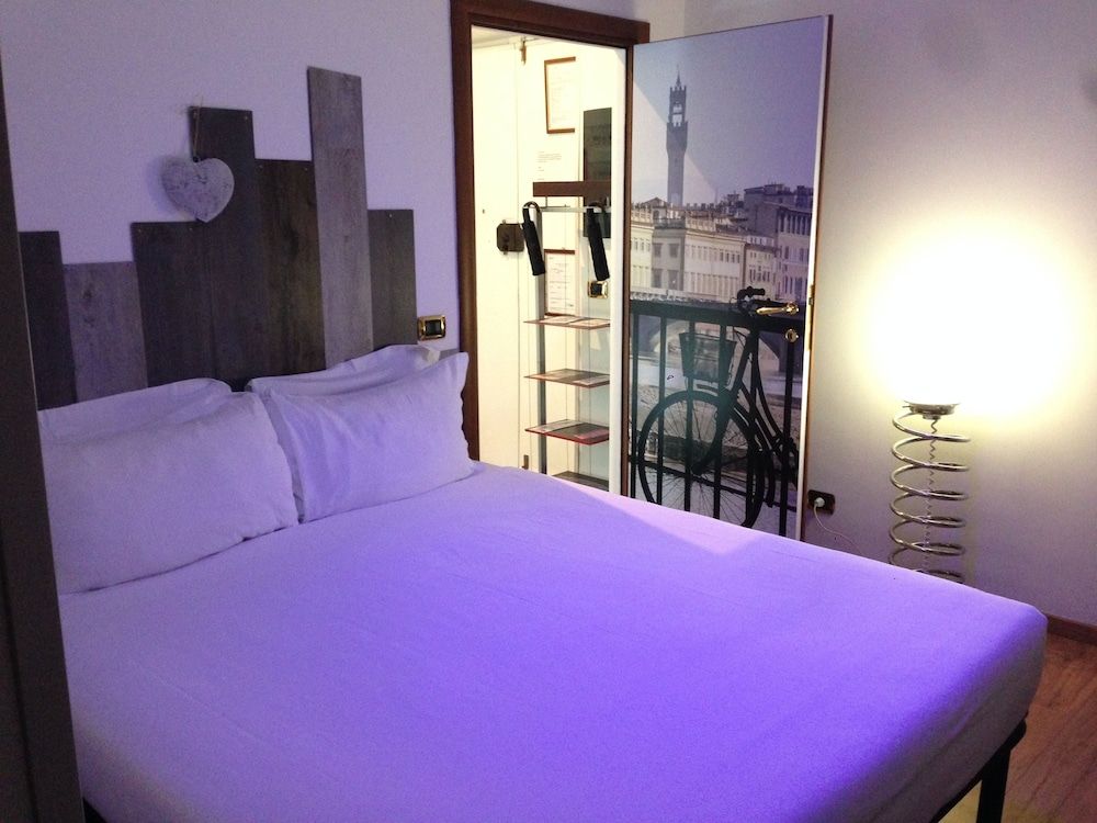 undefined Jacuzzi Rooms 2