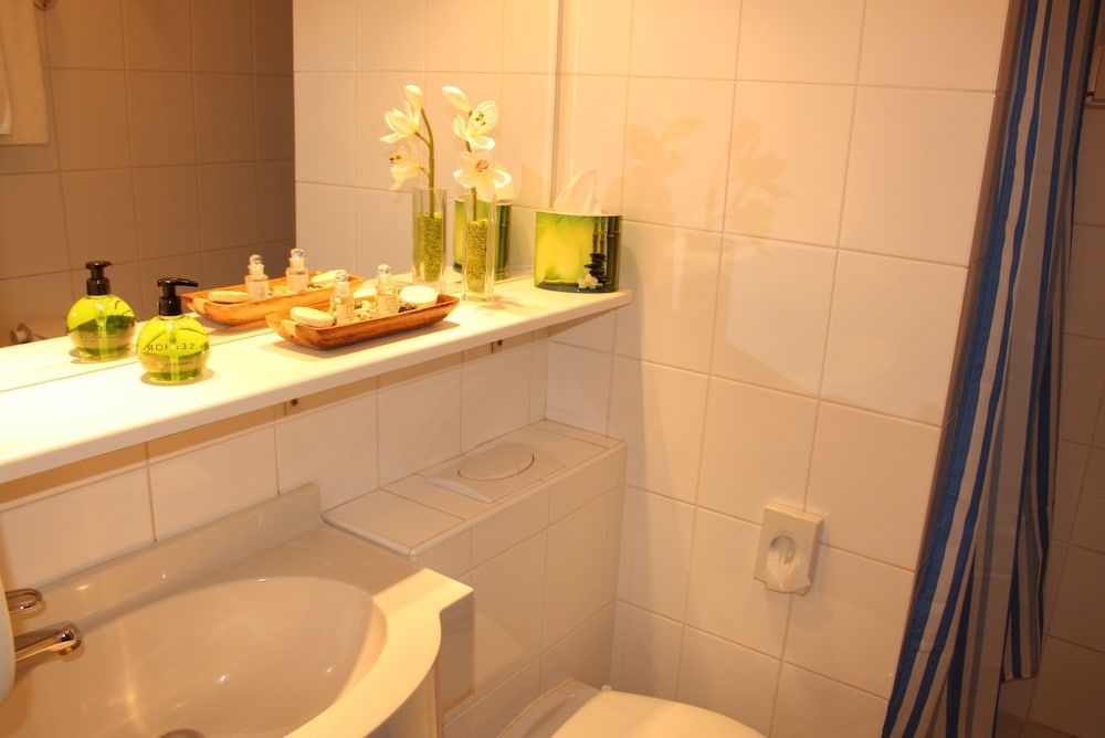 Hotel Monica Single Room 4