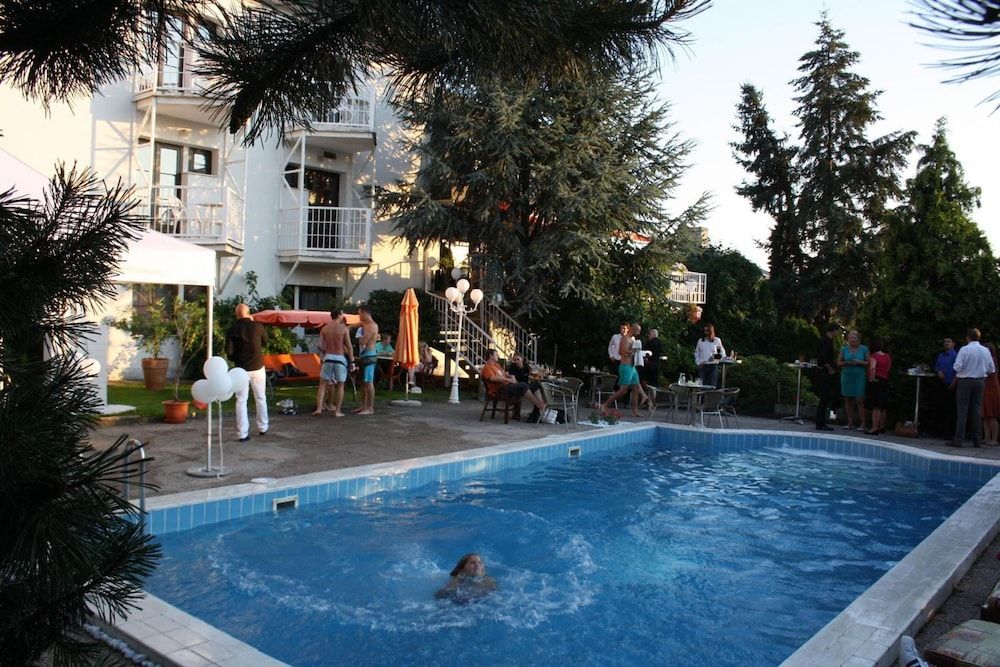 undefined Hotel Monica 6