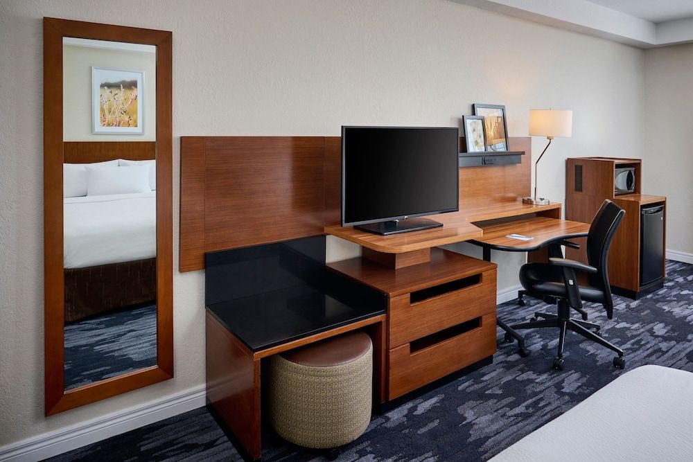 Fairfield Inn & Suites by Marriott Ottawa Kanata Room, 2 Queen Beds 6