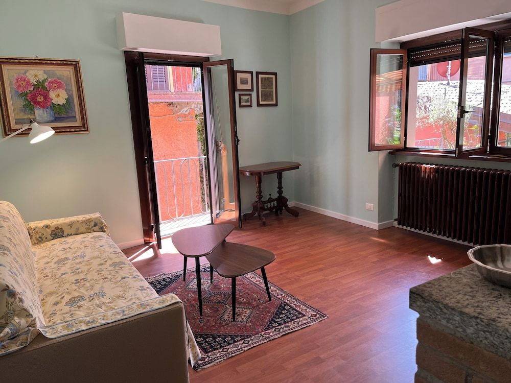 Miralago B&B and Apartments Traditional House 11